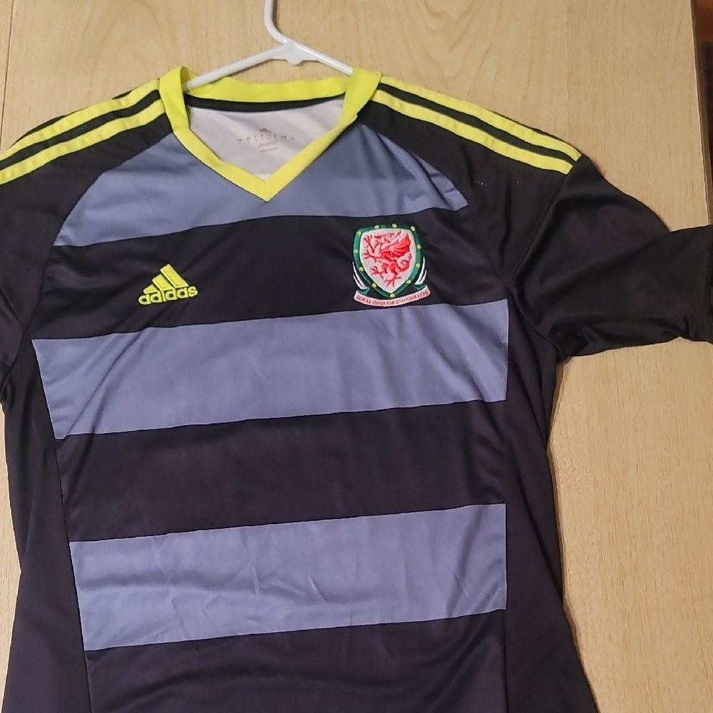 Hard-to-find 2016 Wales Away Kit